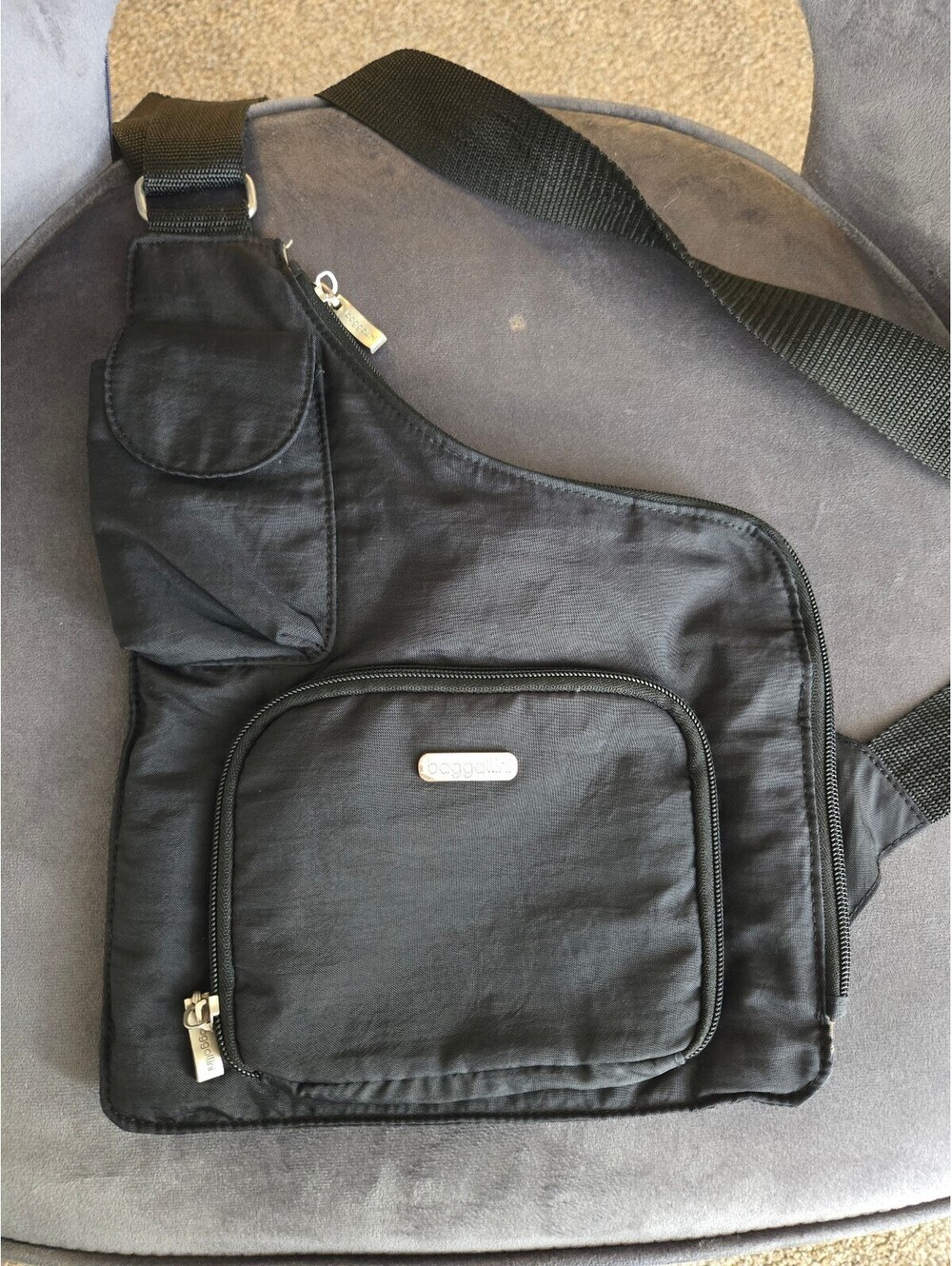 Baggallini Black Nylon Crossbody Sling Shoulder Bag Backpack Tech Travel